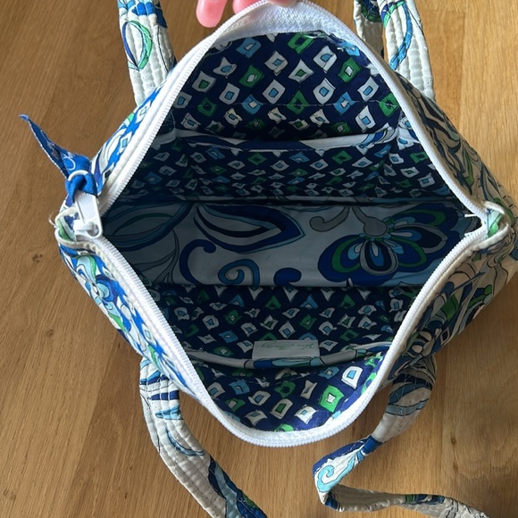 Vera Bradley Mediterranean White Purse - Picture 6 of 16
